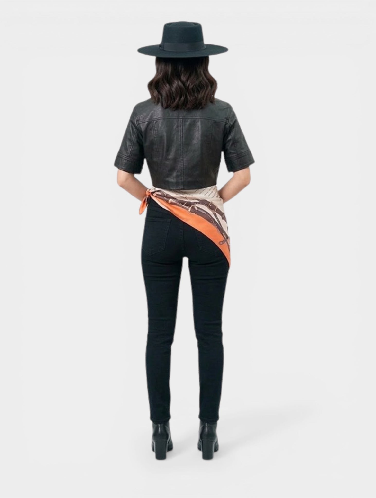 Cropped Couro Marcela